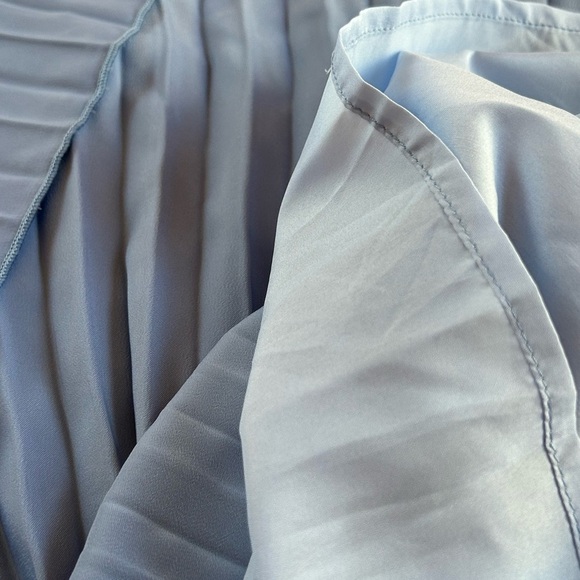 blue satin wrap midi dress with pleased skirt and flowy kimono sleeves NWT XL - Picture 4 of 6